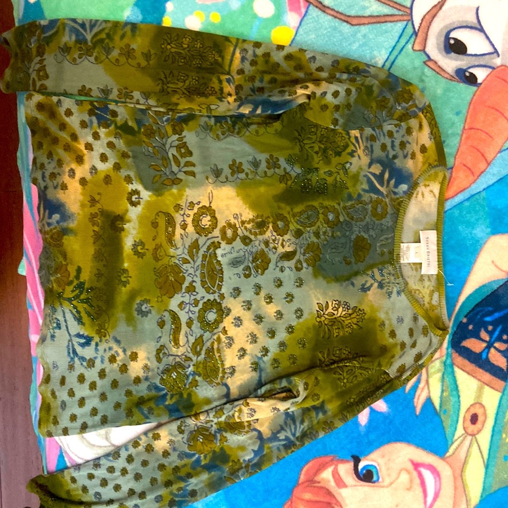 Brand is Susan Bristol, size is a womens large.
